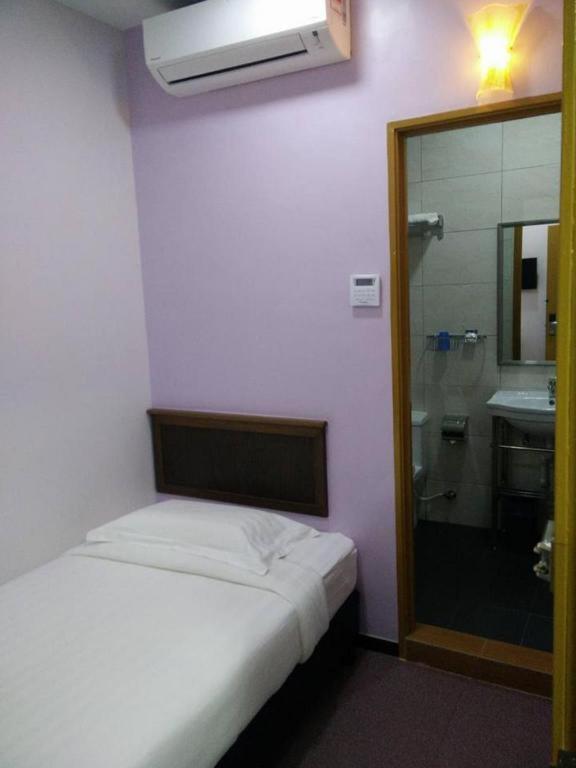 Id Hotel Yayasan Segamat Buitenkant foto