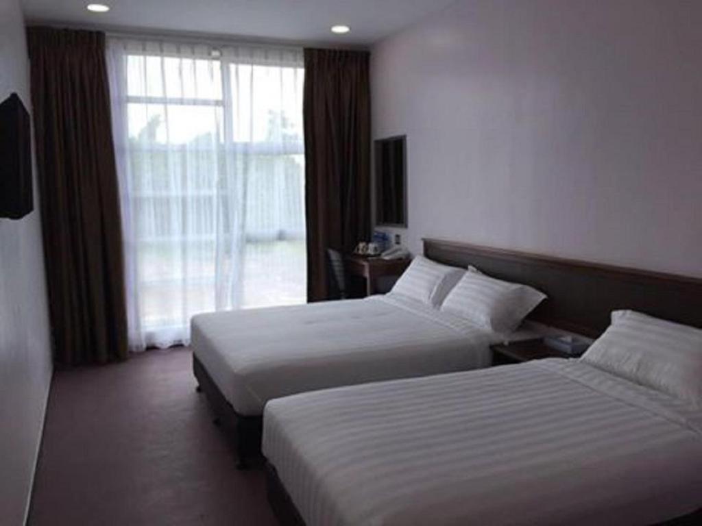 Id Hotel Yayasan Segamat Buitenkant foto