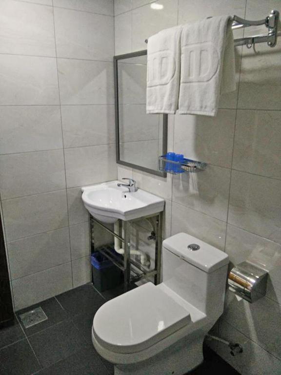 Id Hotel Yayasan Segamat Buitenkant foto