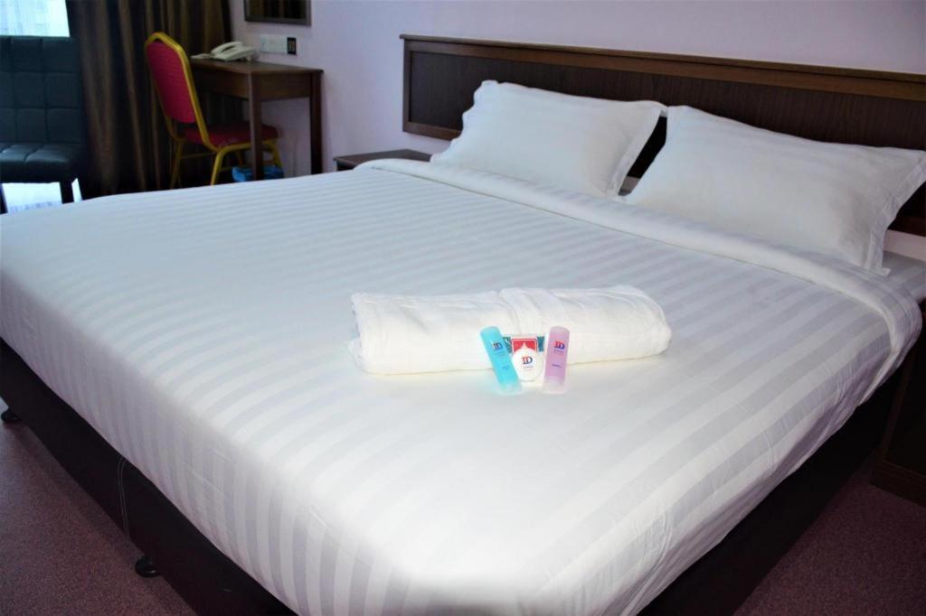 Id Hotel Yayasan Segamat Buitenkant foto
