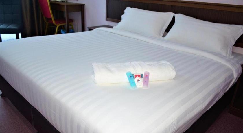 Id Hotel Yayasan Segamat Buitenkant foto